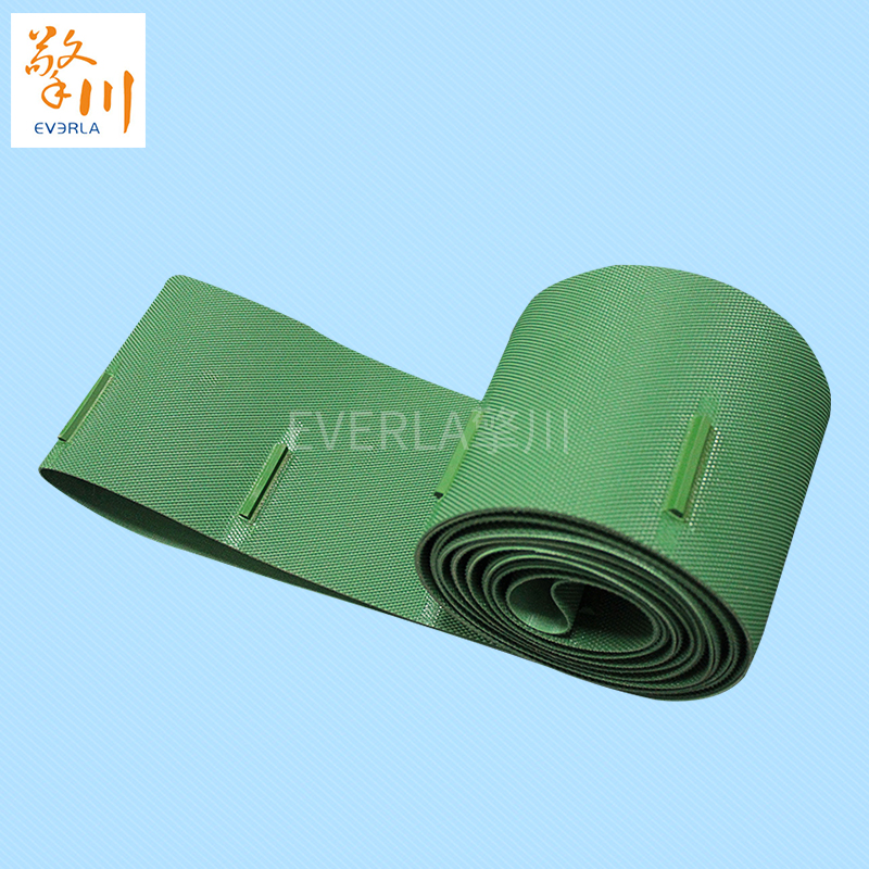 綠色花紋<a href='http://m.ontimecarpet.com/shusongdai/' target='_blank'><u>輸送帶</u></a>的圖片
