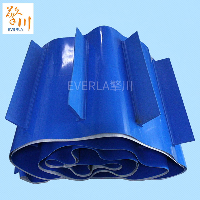 PVC藍色<a href='http://m.ontimecarpet.com/shusongdai/' target='_blank'><u>輸送帶</u></a>加擋板