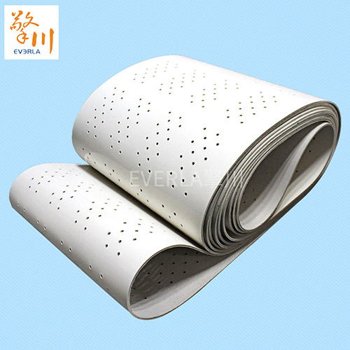 白色<a href='http://m.ontimecarpet.com/shusongdai/guijiao/' target='_blank'><u>硅膠輸送帶</u></a>打孔