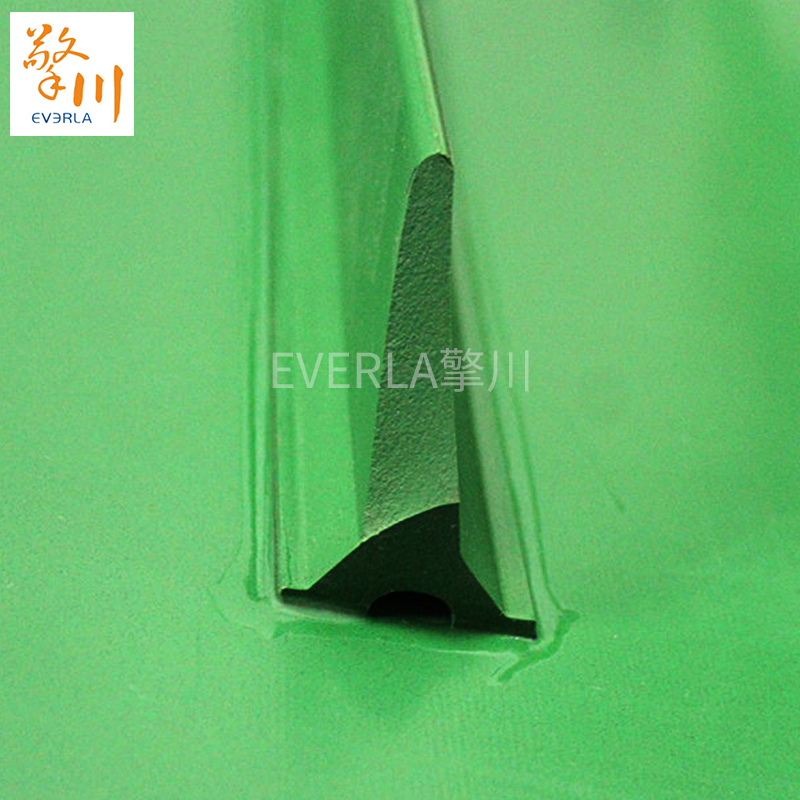 <a href='http://m.ontimecarpet.com/shusongdai/xiangjiao/' target='_blank'><u>擋板輸送帶</u></a>的三大優(yōu)勢