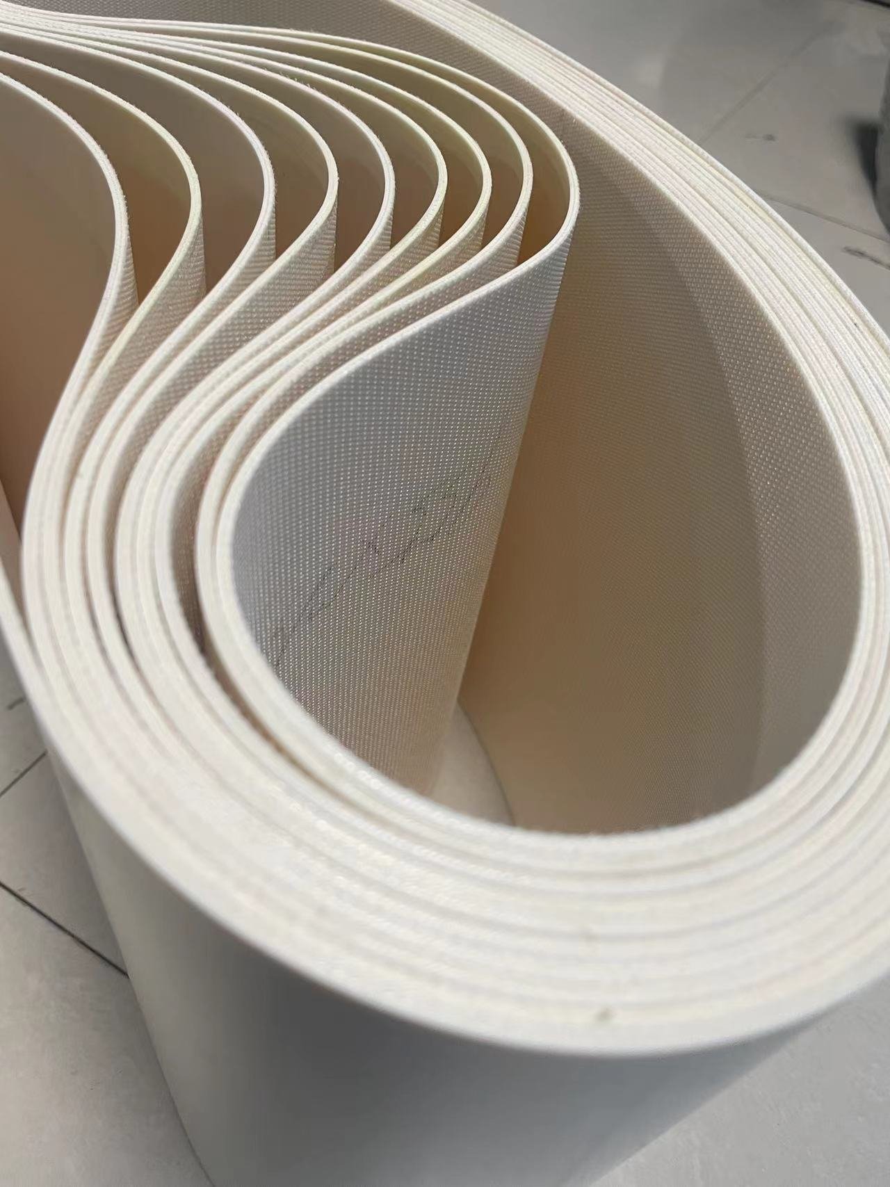 <a href='http://m.ontimecarpet.com/' target='_blank'><u>工業(yè)皮帶</u></a>廠家